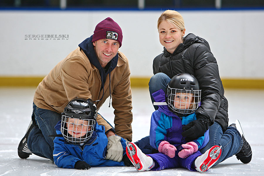 airdrie family skating photo