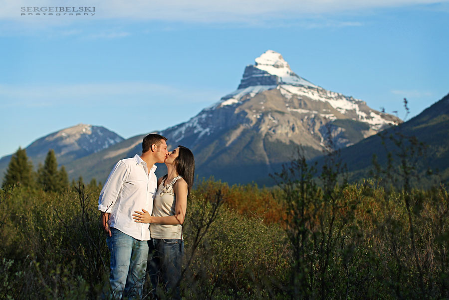 calgary wedding  photographer engagement photo