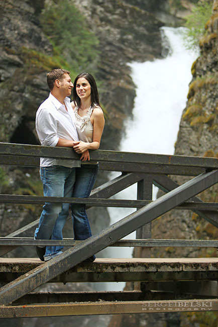 calgary wedding  photographer engagement photo