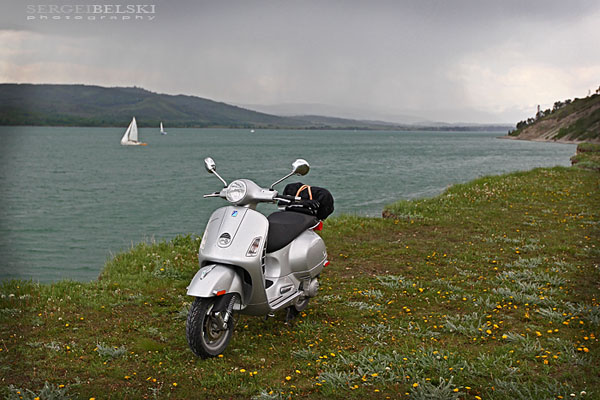 calgary wedding photographer vespa photo