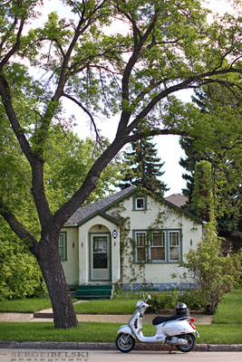 calgary wedding photographer vespa photo