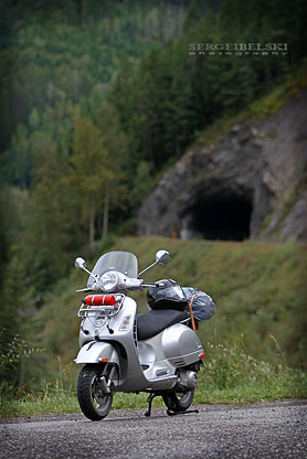 calgary wedding photographer vespa photo