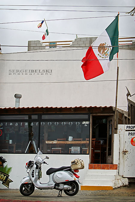 calgary wedding photographer vespa photo