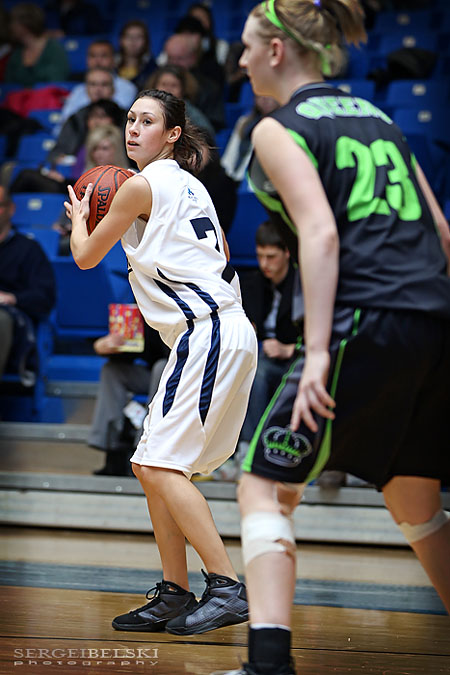 calgary sports photographer mount royal university basketball photo