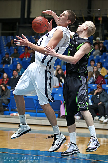 calgary sports photographer mount royal university basketball photo