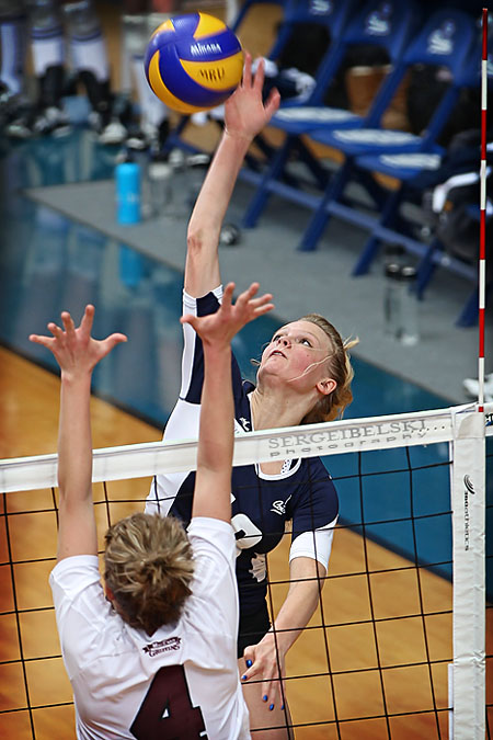 calgary sports photographer mount royal university volleyball photo