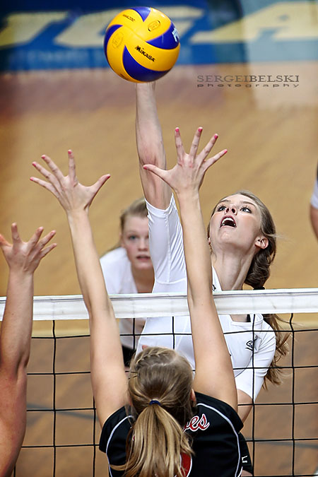 calgary sports photographer mount royal university volleyball photo