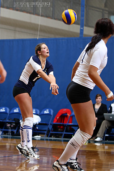 calgary sports photographer mount royal university volleyball photo
