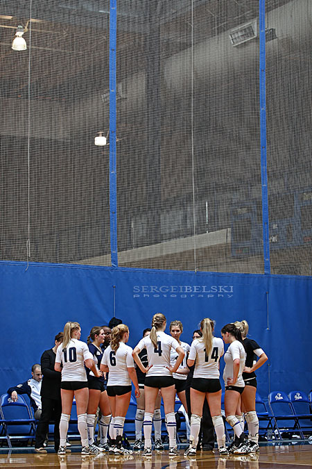 calgary sports photographer mount royal university volleyball photo