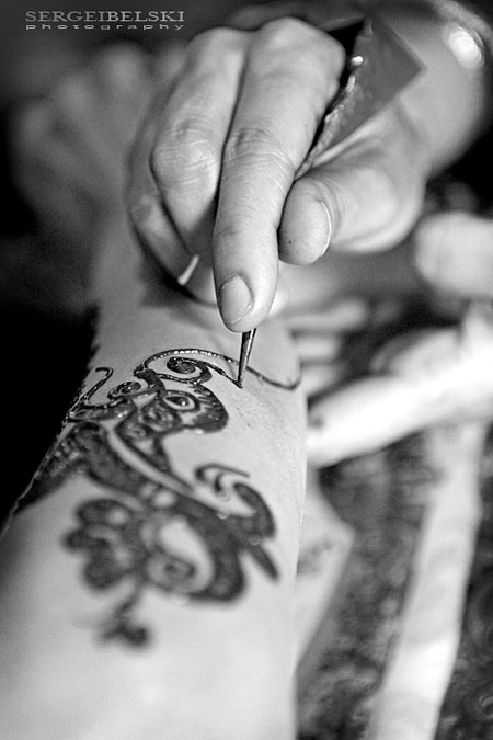 calgary wedding photographer sergei belski henna photo