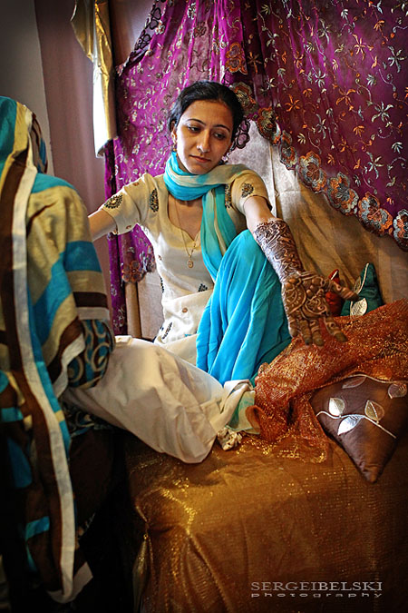 calgary wedding photographer sergei belski henna photo