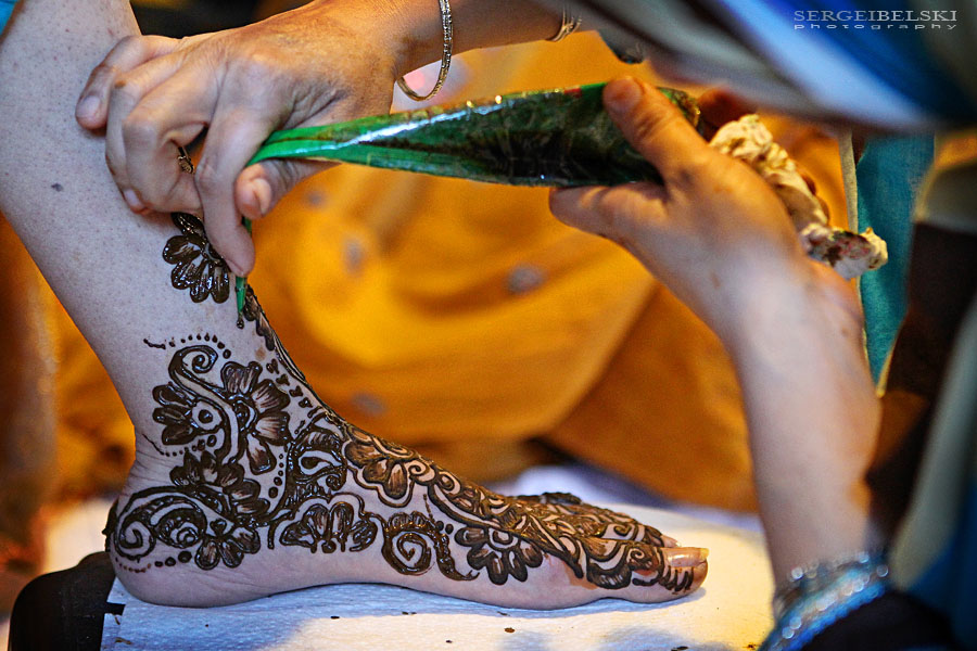calgary wedding photographer sergei belski henna photo