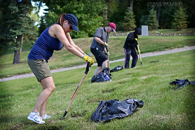 sergei belski volunteer work cemetery photo