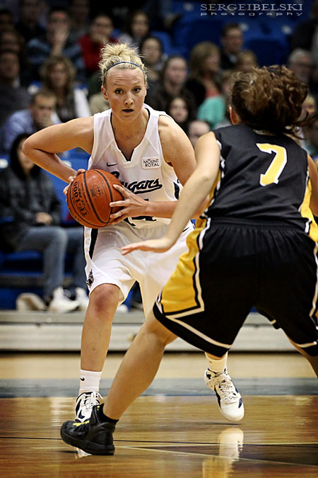 mount royal university hockey sergei belski photo