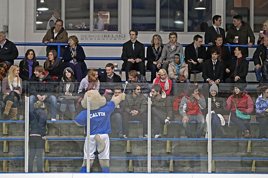 mount royal university hockey sergei belski photo