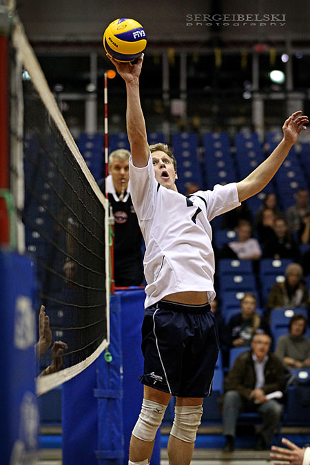 mount royal university volleyball sergei belski photo