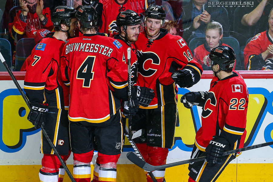 nhl hockey calgary flames vs detroit red wings sergei belski photo