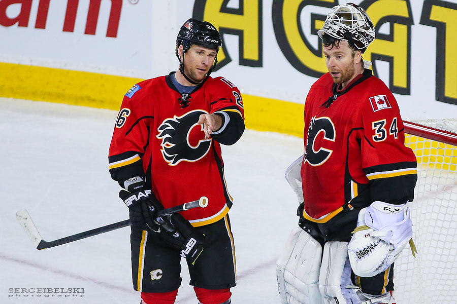 nhl hockey calgary flames vs st. louis blues sergei belski photo