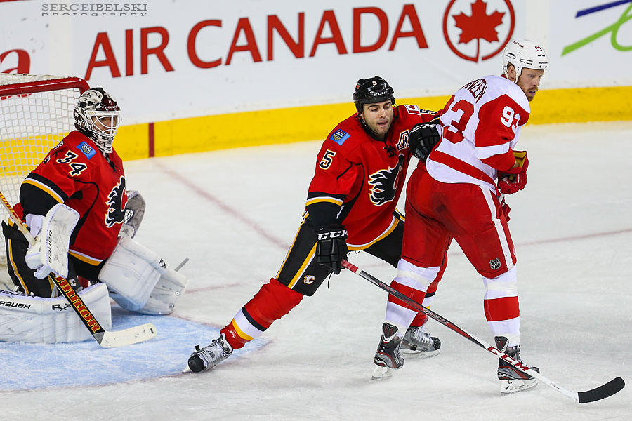 nhl hockey calgary flames vs phoenix coyotes sergei belski photo