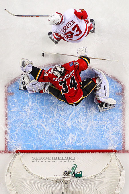 nhl hockey calgary flames vs phoenix coyotes sergei belski photo