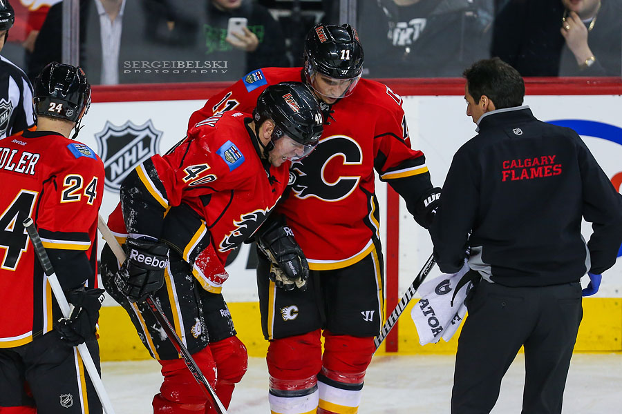 nhl hockey calgary flames vs phoenix coyotes sergei belski photo