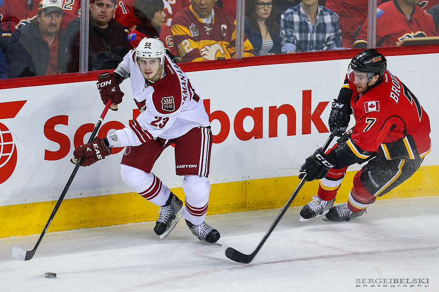 nhl hockey calgary flames vs phoenix coyotes sergei belski photo