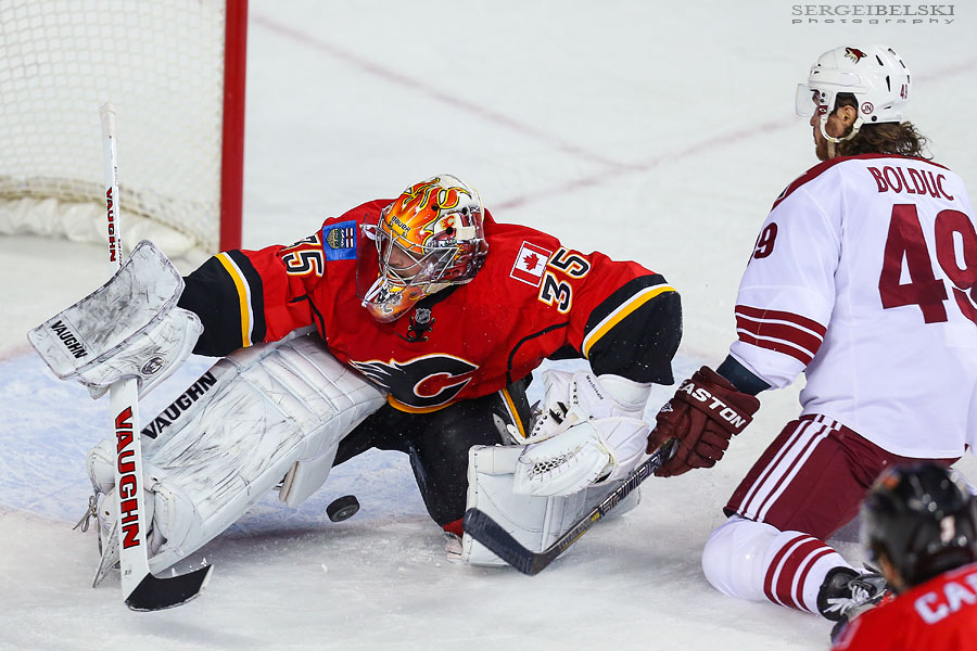 nhl hockey calgary flames vs phoenix coyotes sergei belski photo