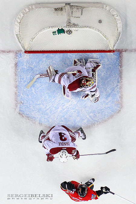 nhl hockey calgary flames vs phoenix coyotes sergei belski photo