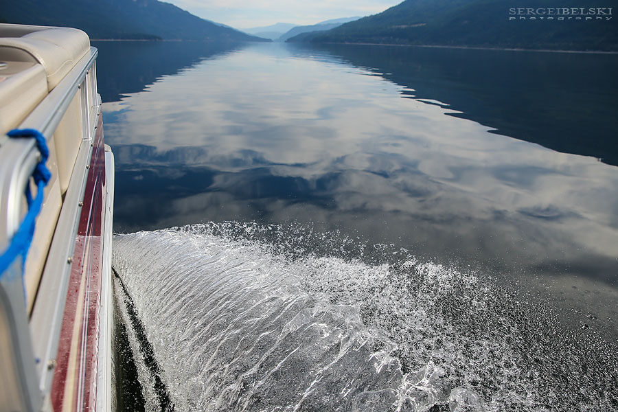 family boat vacation sergei belski photo