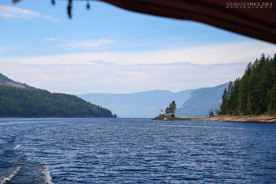 family boat vacation sergei belski photo