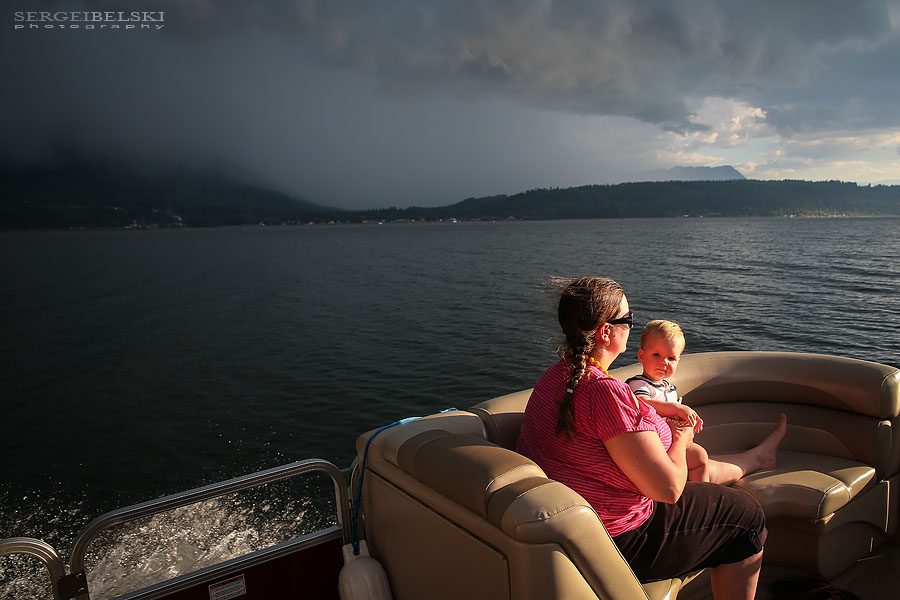 family boat vacation sergei belski photo