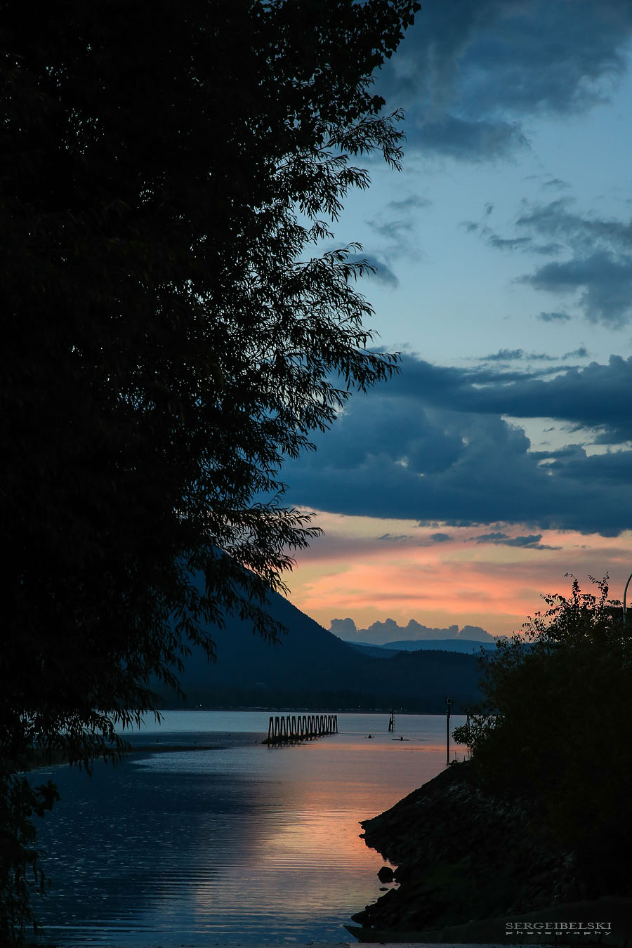 family boat vacation sergei belski photo