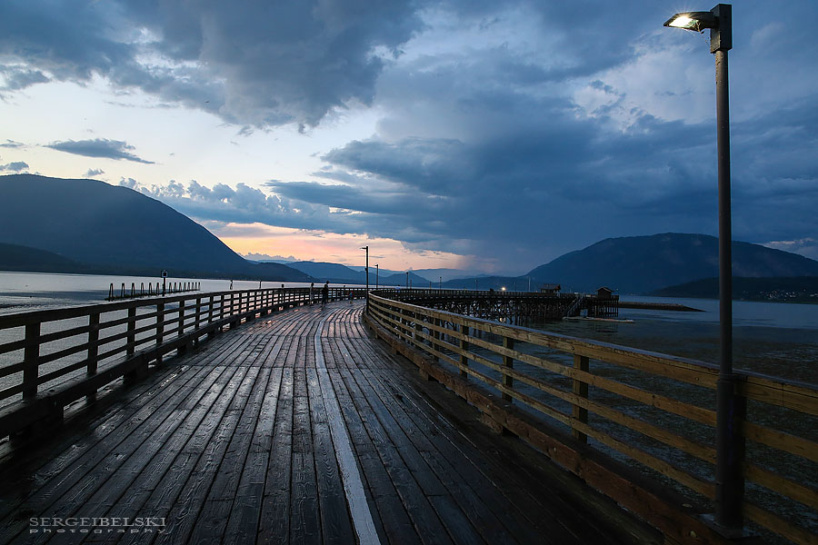 family boat vacation sergei belski photo