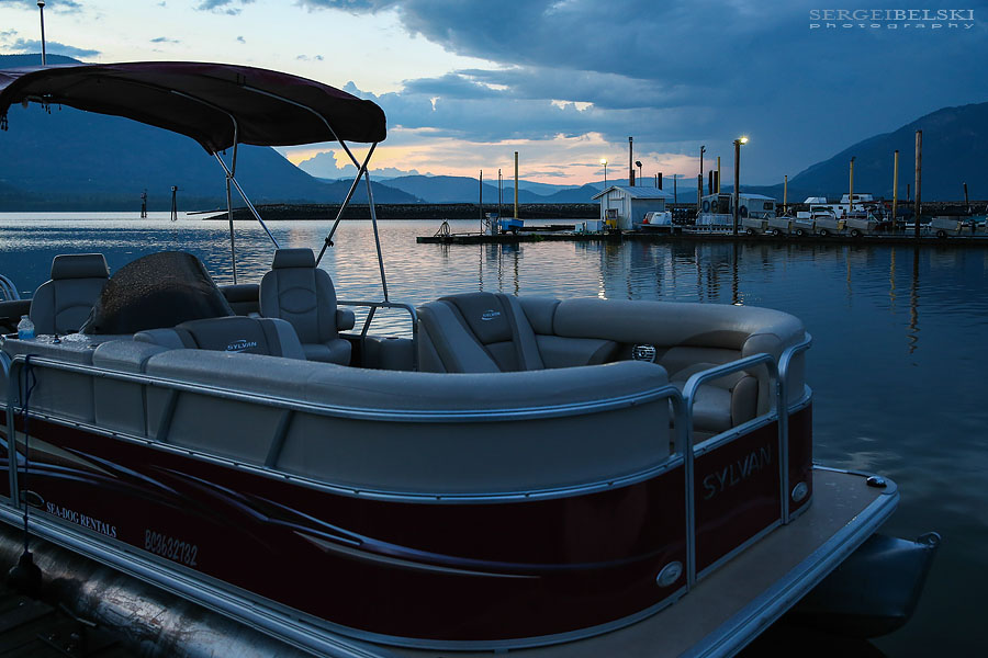 family boat vacation sergei belski photo