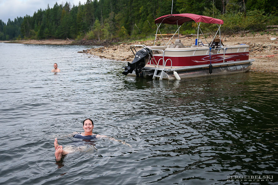 family boat vacation sergei belski photo