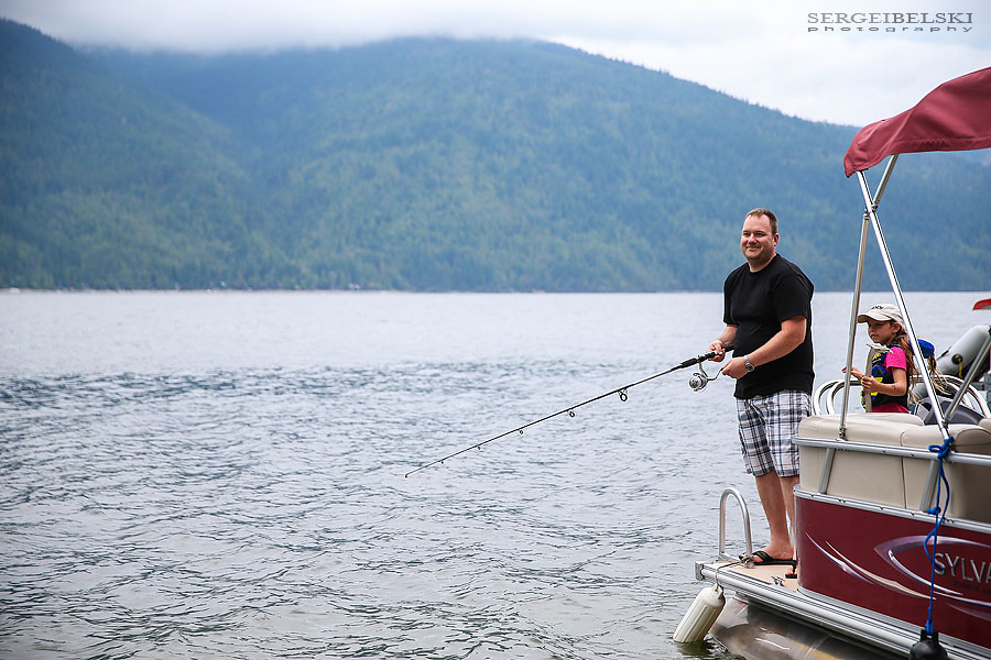 family boat vacation sergei belski photo
