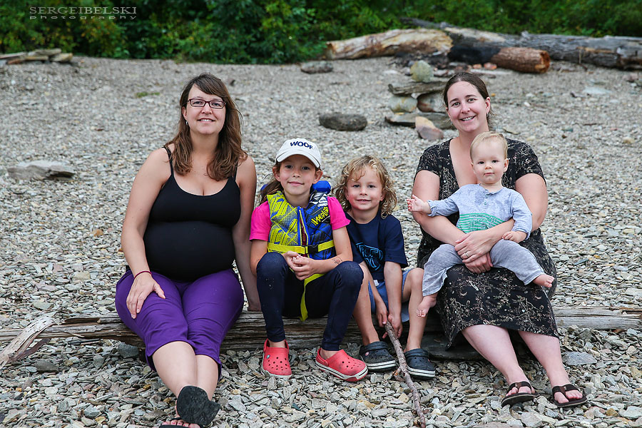 family boat vacation sergei belski photo
