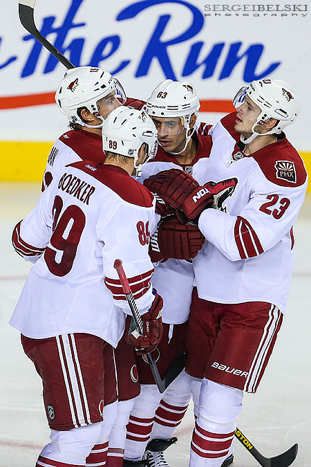 nhl hockey calgary flames vs phoenix coyotes sergei belski photo