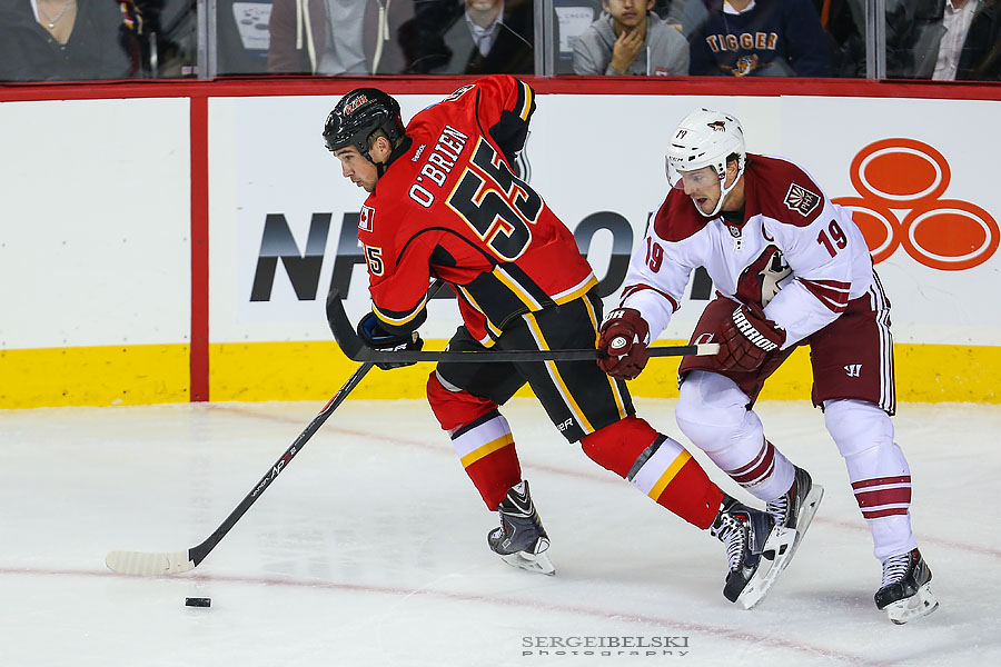 nhl hockey calgary flames vs phoenix coyotes sergei belski photo