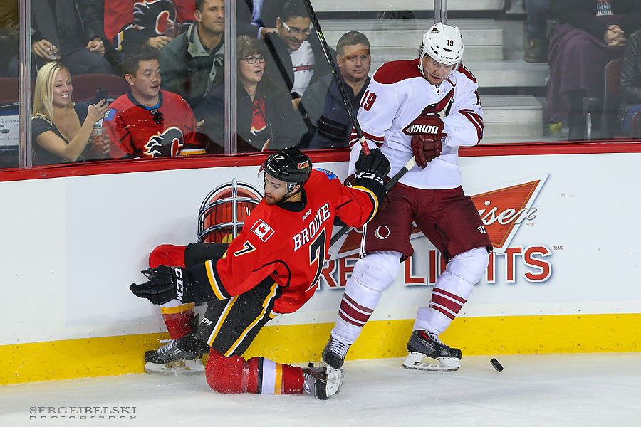 nhl hockey calgary flames vs phoenix coyotes sergei belski photo