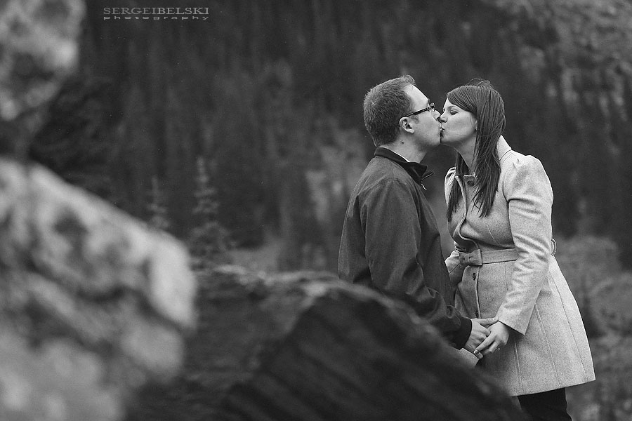 moraine lake engagement photographer sergei belski photo
