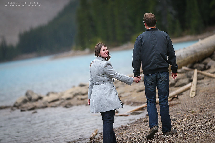 moraine lake engagement photographer sergei belski photo