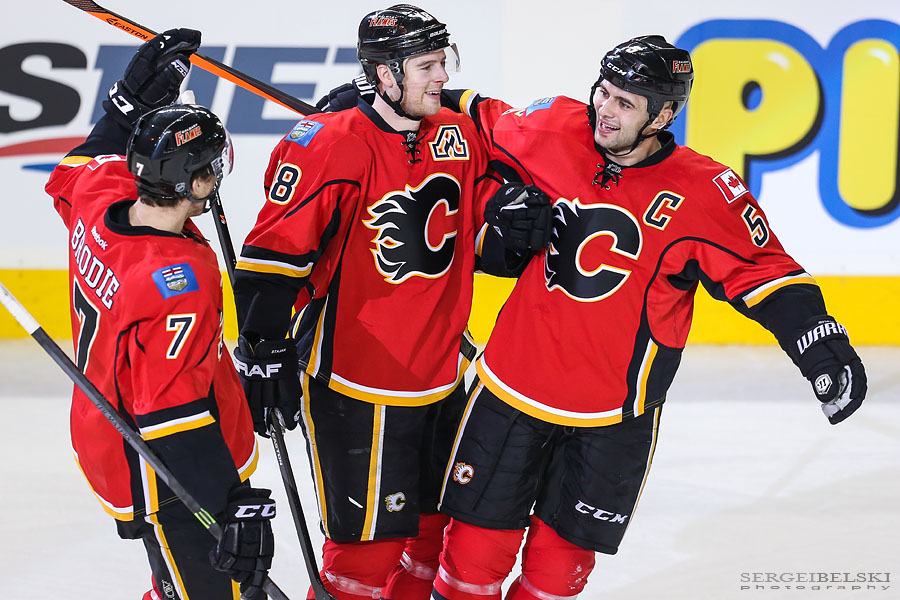 nhl hockey calgary flames vs phoenix coyotes sergei belski photo