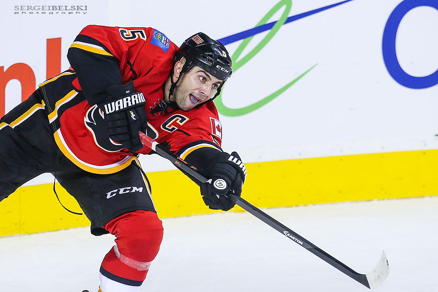 nhl hockey calgary flames vs vancouver canucks sergei belski photo
