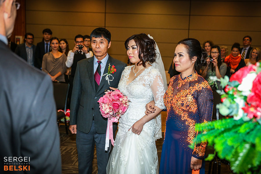 calgary wedding photographer calgary zoo weeding sergei belski photo