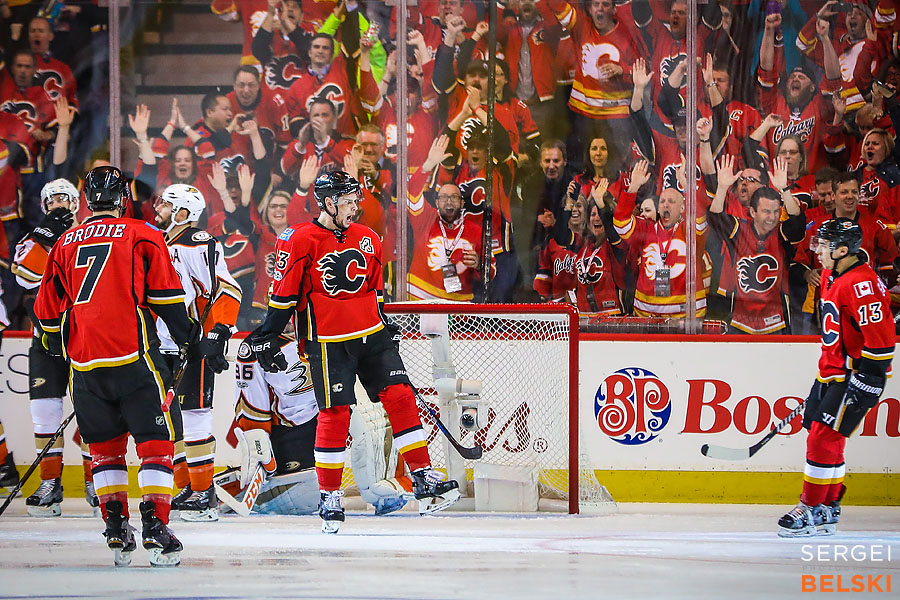 nhl hockey calgary sports photographer sergei belski photo