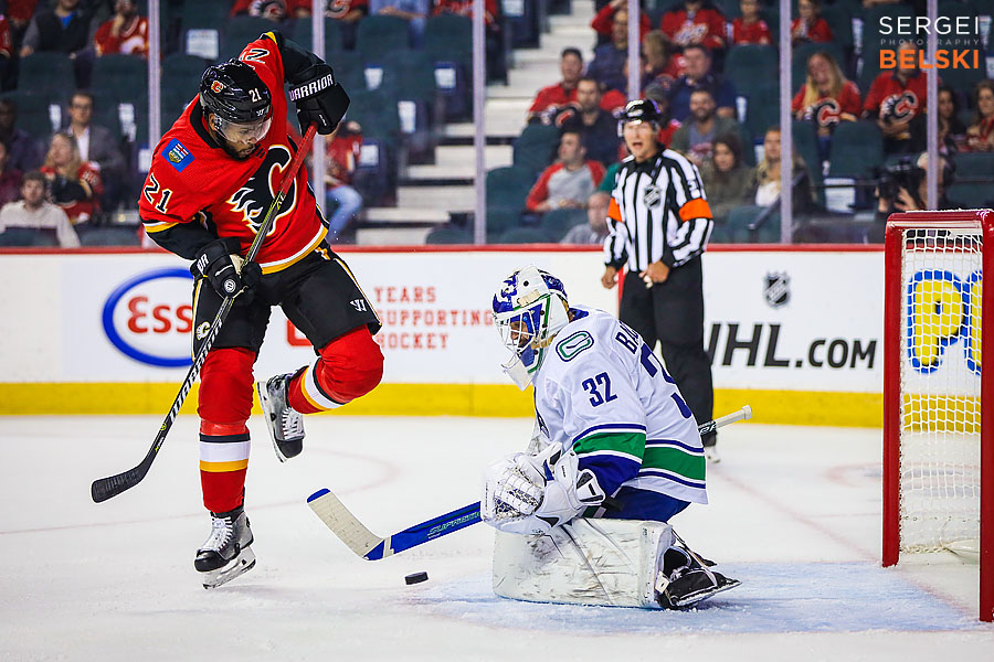 nhl hockey calgary sports photographer sergei belski photo