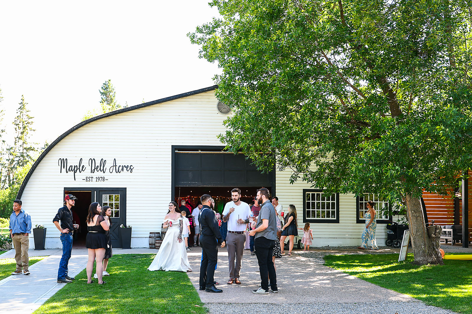 maple dell acres calgary wedding photographer sergei belski photo