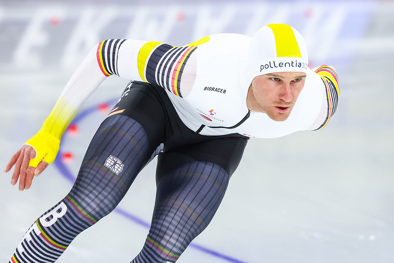 ISU Speedskating World Cup calgary sports photographer sergei belski photo