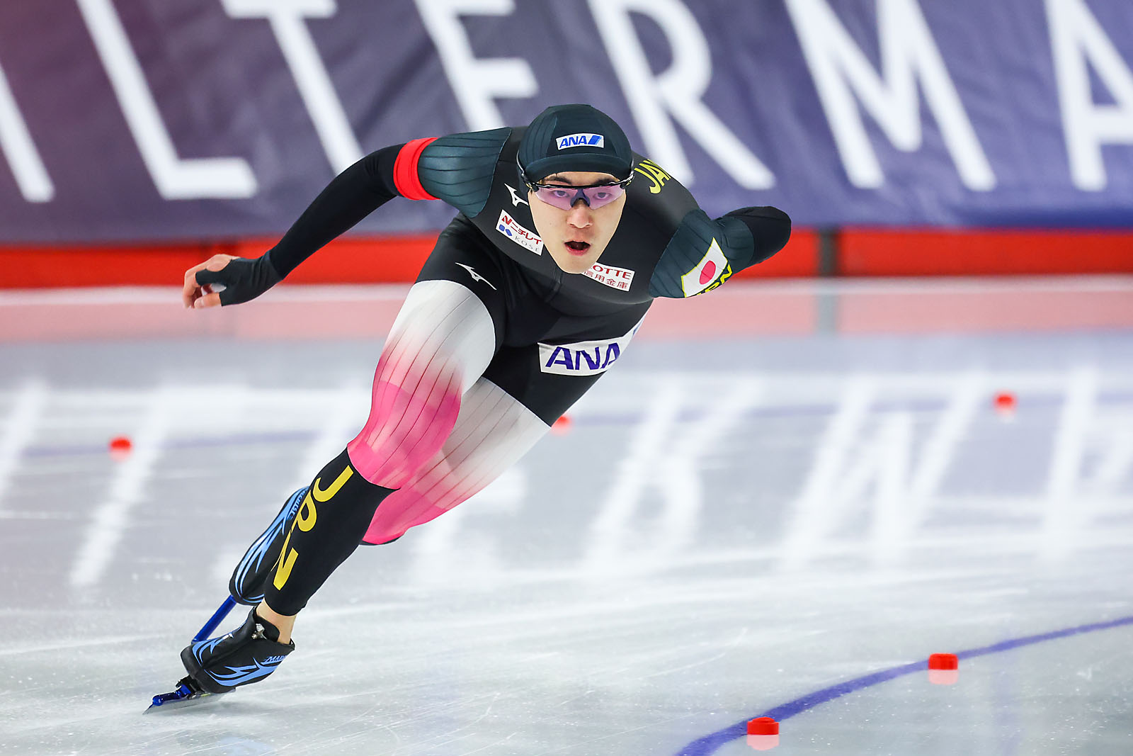 ISU Speedskating World Cup calgary sports photographer sergei belski photo
